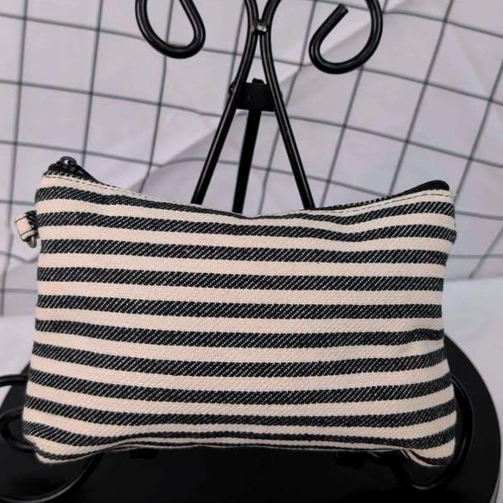 Thirty-One~Twill Stripe~Mini Zipper Pouch ~ Small Item Organization ~Black/White